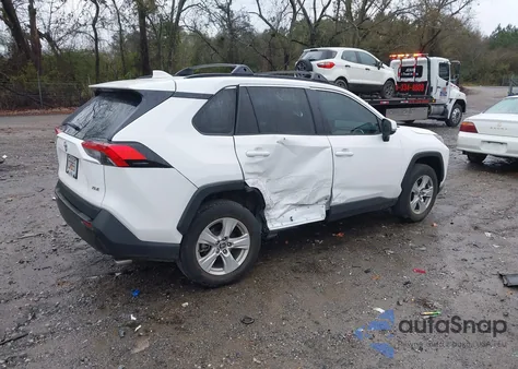2021 Toyota Rav4 Xle z USA, uszkodzony, nr VIN 2T3W1RFV4MC159315